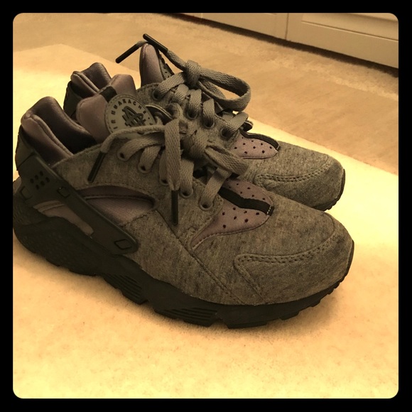 Nike Shoes - Nike Air Huarache Run Tech Pack Fleece